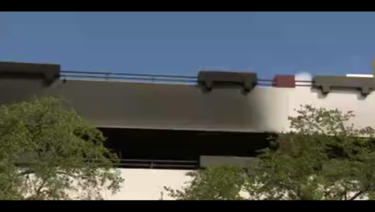 ae7d97f3-st pete parking garage fire_1443900549378.png