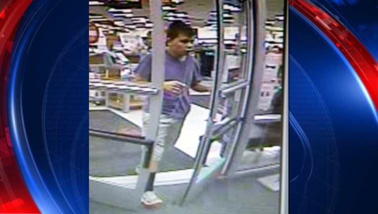 8f9853a8-tjmaxx suspect_1474921454044.jpg