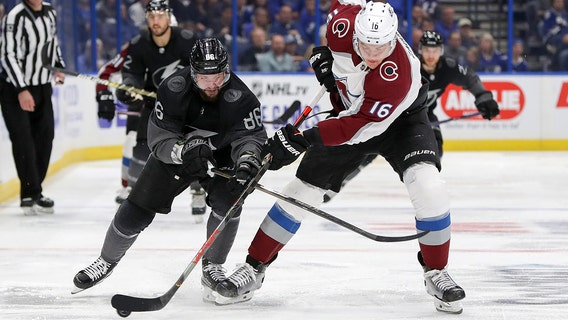 Jost, Francouz help Avalanche beat Lightning 6-2
