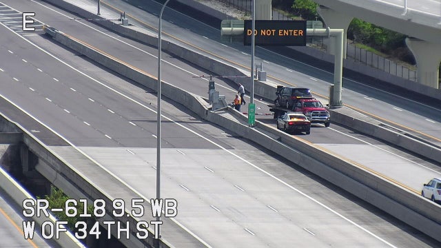 Crash closes express-lane ramp along Selmon Expressway