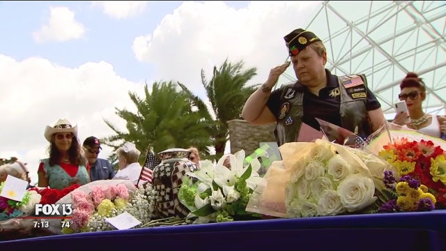 Thousands of strangers attend funeral of veteran with no family