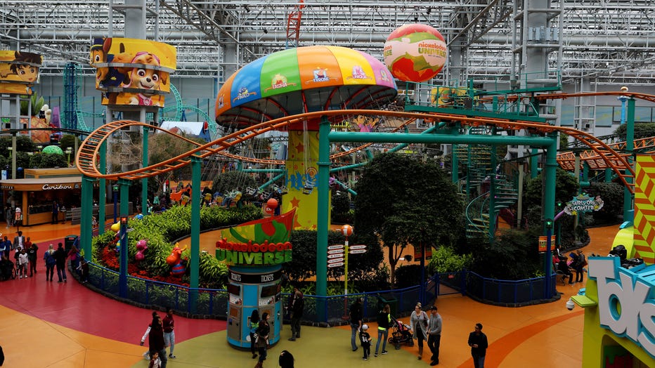 Nickelodeon Universe North America S Largest Indoor Theme Park Set To Open This Week