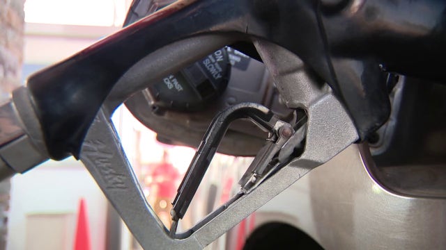 Florida gas prices top $2 but level off