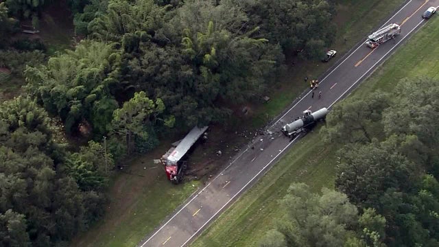 Deadly truck crash closes U.S. 98 outside Zephyrhills