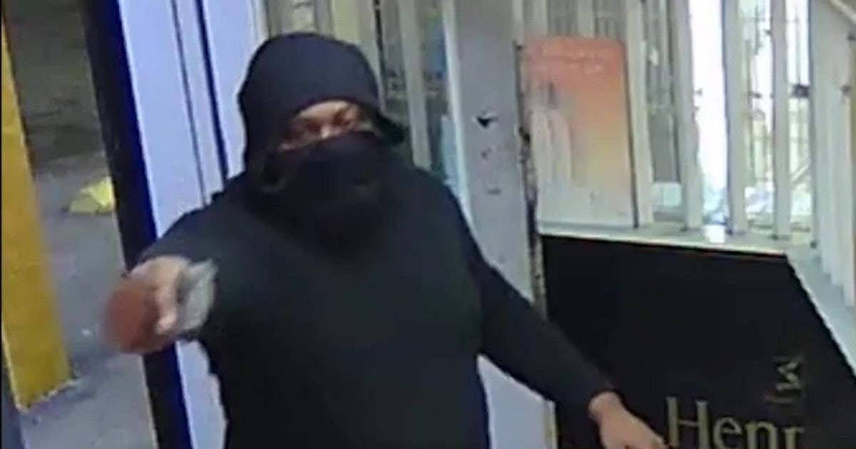 Tampa police searching for robbery suspect | FOX 13 Tampa Bay