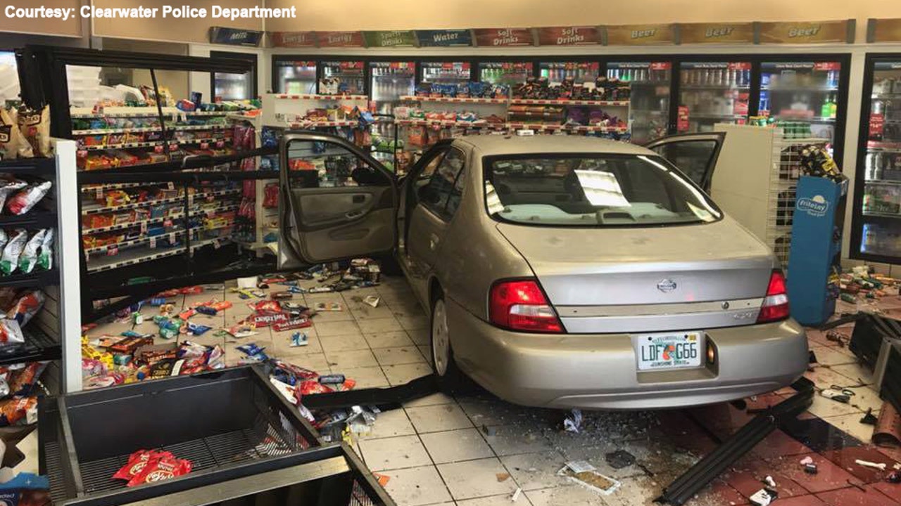 Police Woman Crashed Car Into A Clearwater Convenience Store 