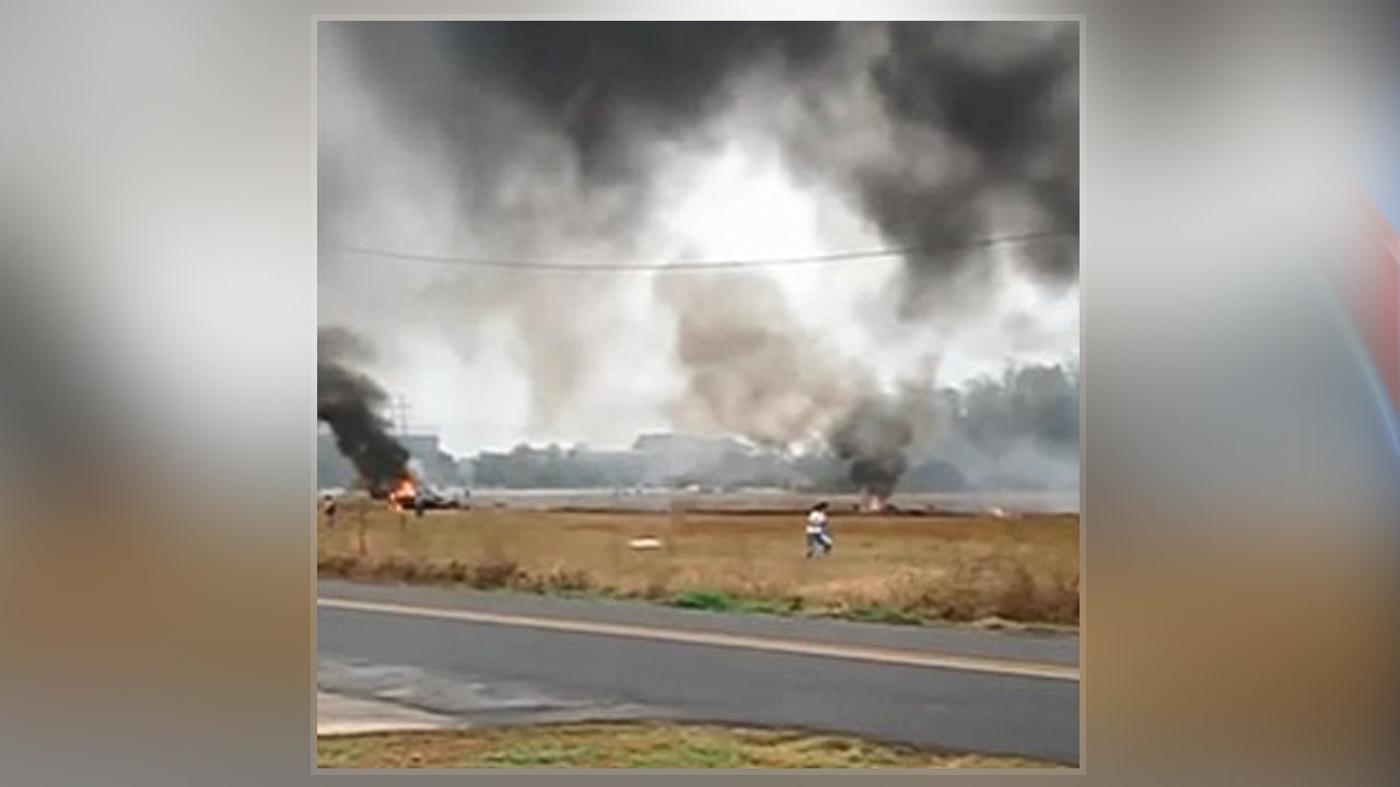 Plane crashes in Lafayette, Louisiana killing at least 5 headed to