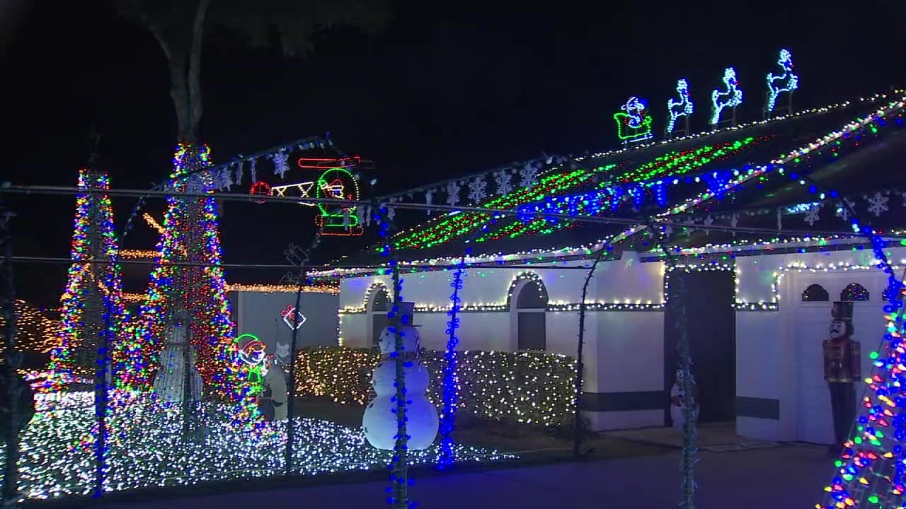 Hundreds of thousands of lights shine brightly in Mulberry Christmas ...