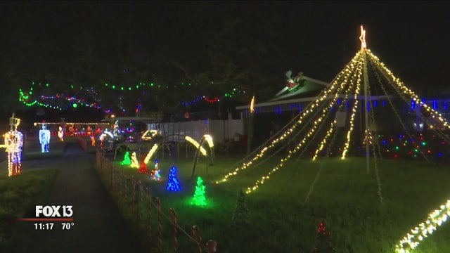 Largo neighborhood's elaborate Christmas lights bring in donations for hospice