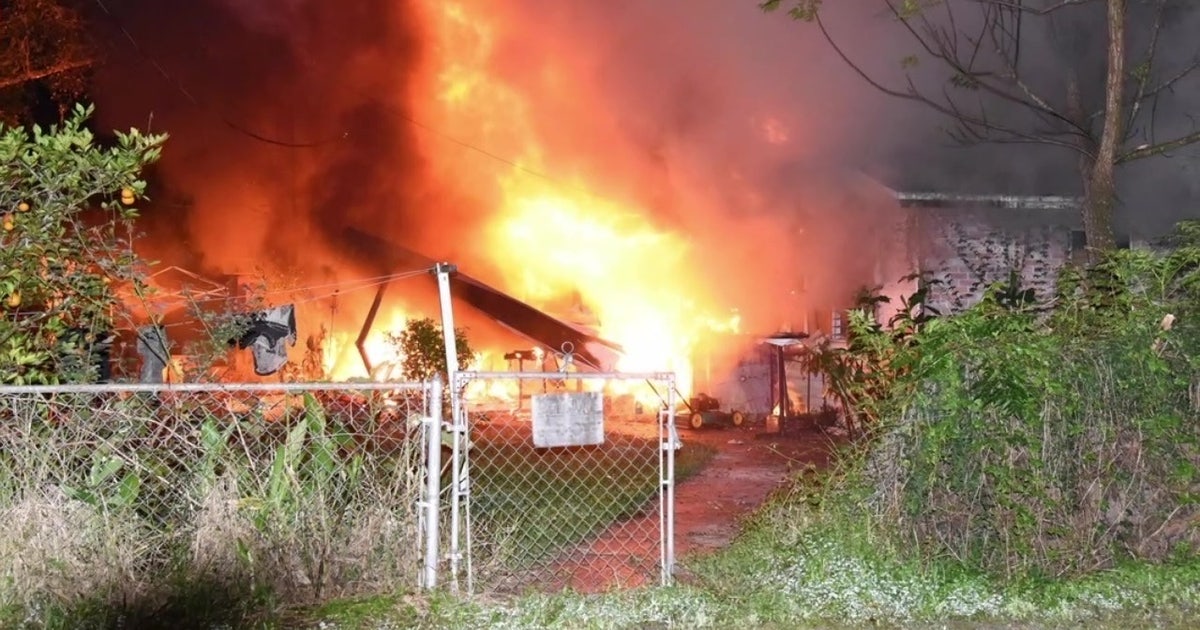 Fire tears through two homes in Polk County | FOX 13 Tampa Bay