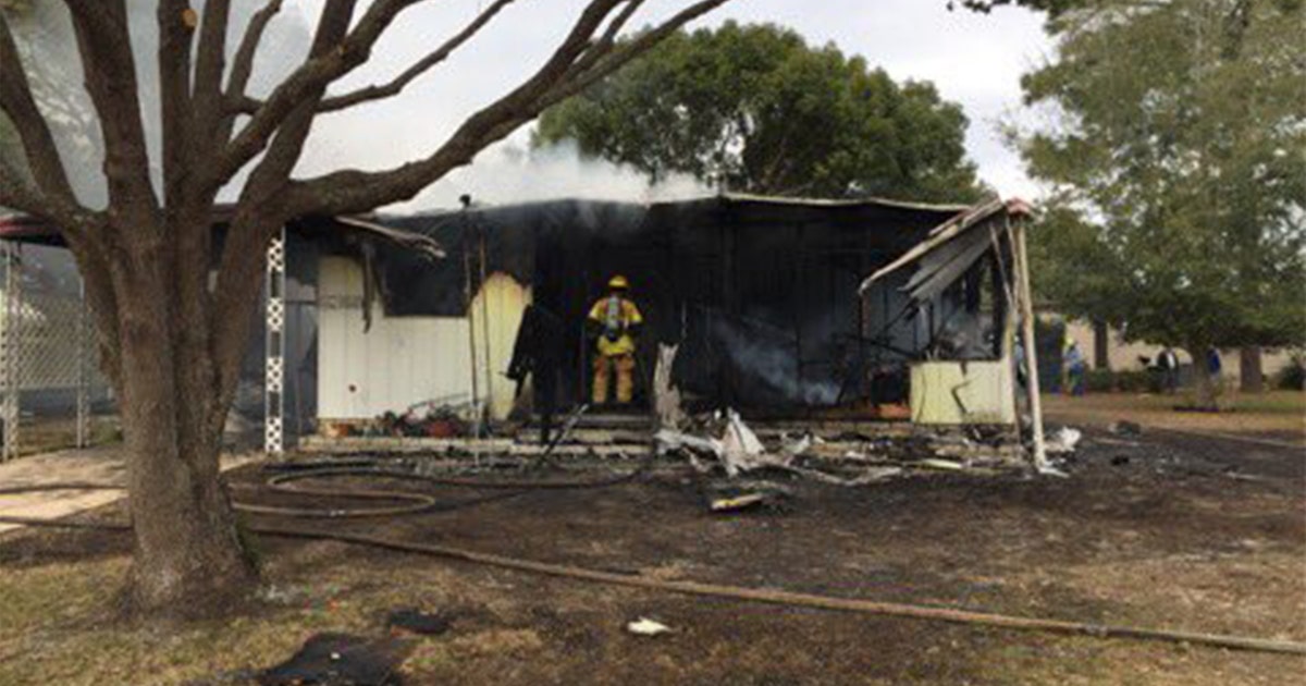 Explosion reported at Brooksville mobile home fire | FOX 13 Tampa Bay