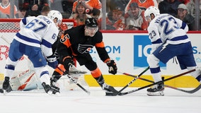 Maroon, Vasilevskiy lead Lightning to 10th straight victory