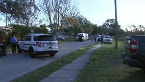 Pinellas Park police searching for suspects in double shooting