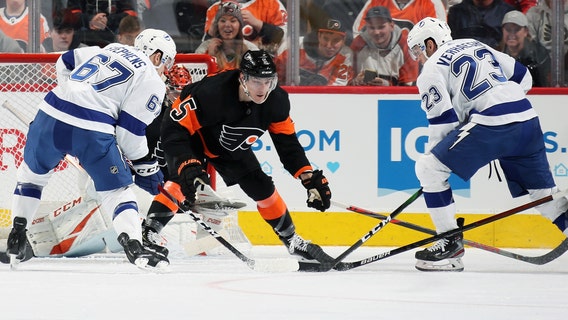 Maroon, Vasilevskiy lead Lightning to 10th straight victory