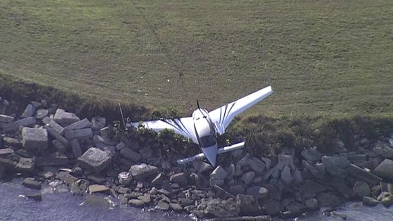 Plane skids off runway at Albert Whitted Airport in St. Pete