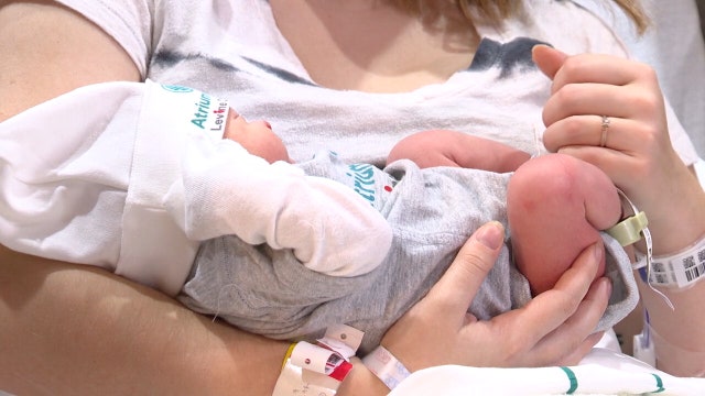 'Purple Crying' program helps new parents overcome anxiety, frustration