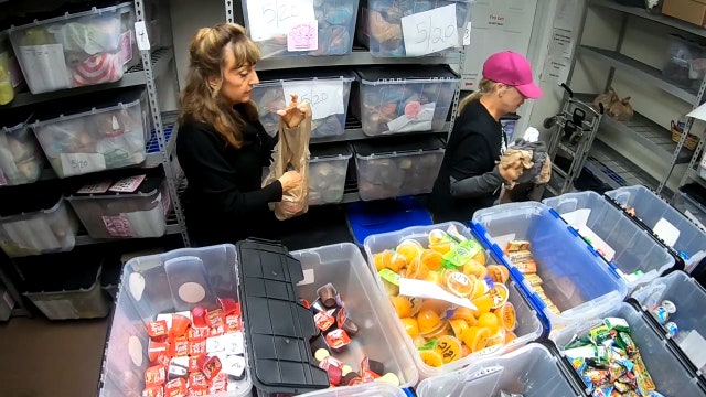 Non-profit gives food baskets to kids of struggling families