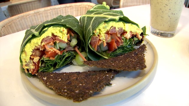 Rawk Star Café puts an emphasis on raw food