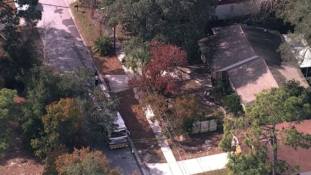 Firefighters find body inside Tarpon Springs home