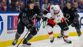 Tampa Bay Lightning 3 special team goals, end 4-game skid, top Flames