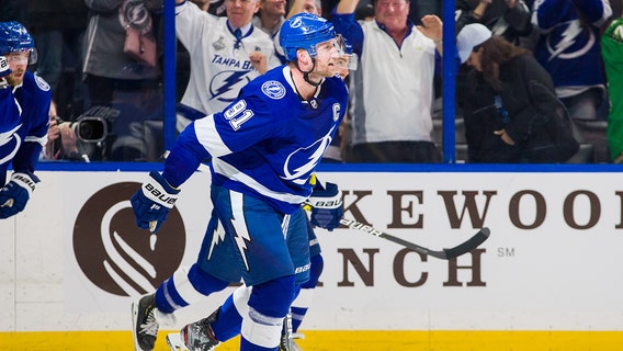 Stamkos leads Lightning in 4-2 win over Golden Knights