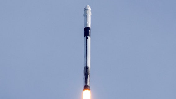 SpaceX aims to launch up to 4 tourists into super high orbit