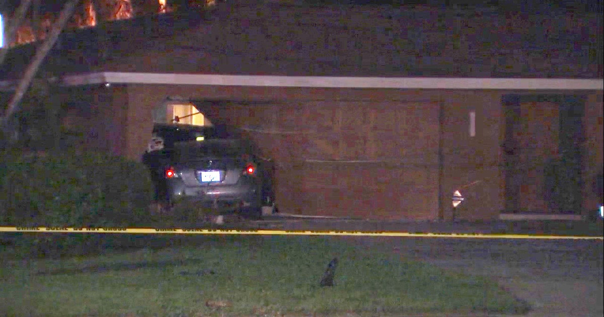 Shooting victim crashes into St. Pete home, later dies at hospital ...