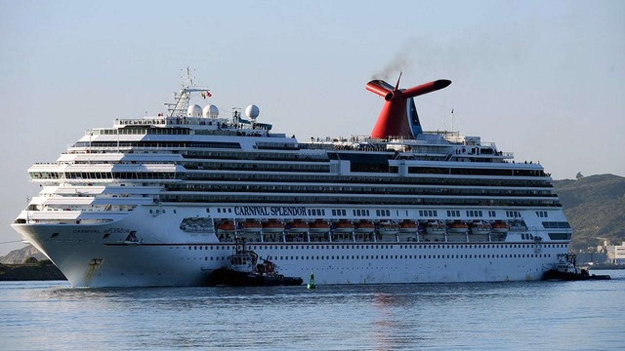 cruise ship rescues sinking boat