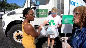 Hundreds throughout Tampa Bay area receive free grab-and-go meals from Feeding Tampa Bay