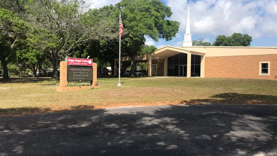 Worshipers come as they are, stay in car at Manatee County drive-in church