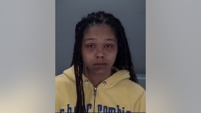 Pasco deputies: Woman left child inside car while she went to a bar