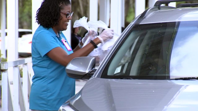 With school on hold, Polk County offers free lunches to kids