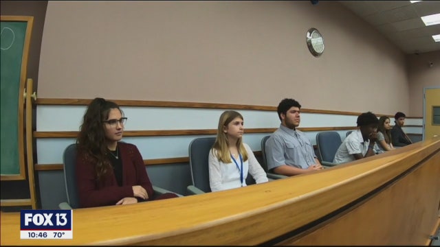 New kind of court delivers justice for teens, by teens