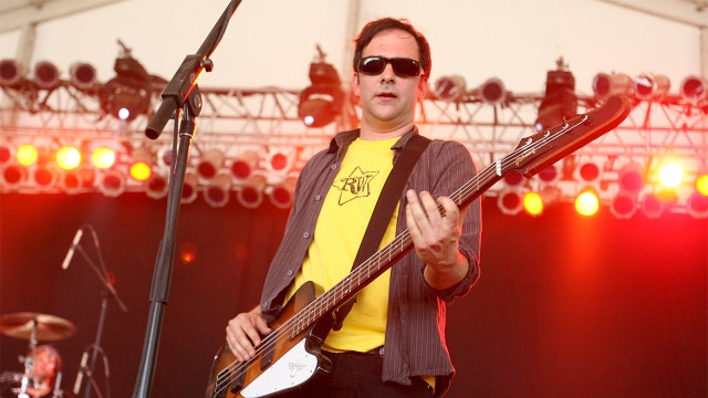 Fountains of Wayne musician Adam Schlesinger dies of COVID-19