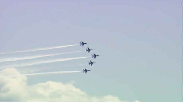 Thunderbirds honor coronavirus responders with Las Vegas flyover for 'true heroes'