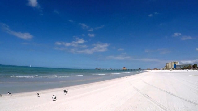 Pinellas County commissioners vote to reopen beaches on Monday