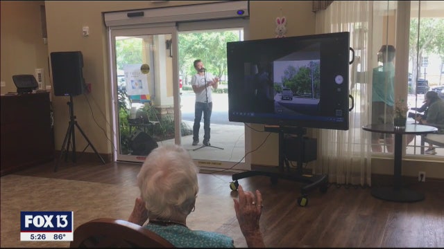 Singer puts career on hold to entertain assisted living residents