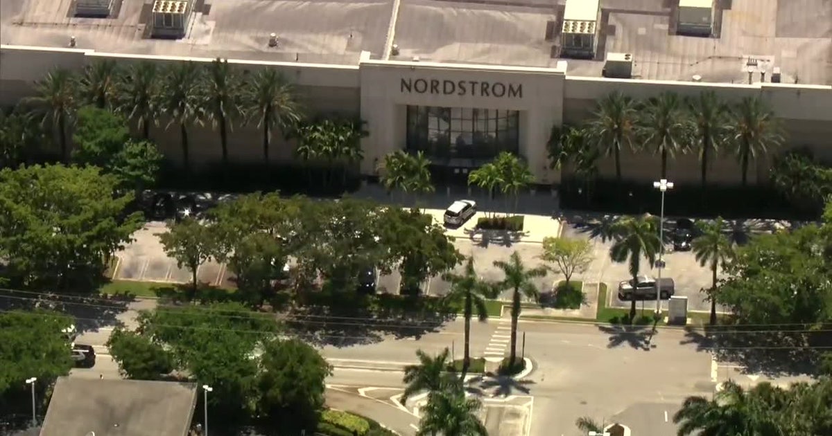 1 arrested after shooting at South Florida mall leaves 2 injured | FOX ...
