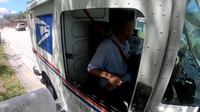 Letter carrier delivers praise to frontline workers in a unique way