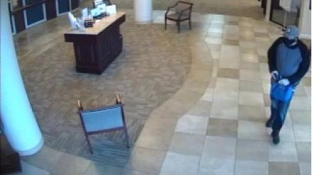 St. Petersburg police searching for armed bank robber