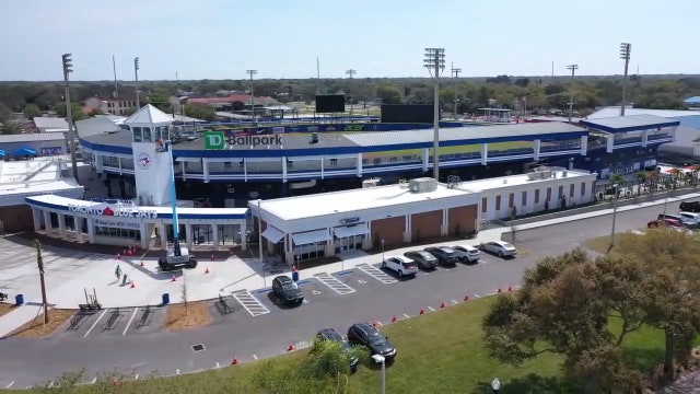 Blue Jays players headed to Florida, continue talks to play in Toronto