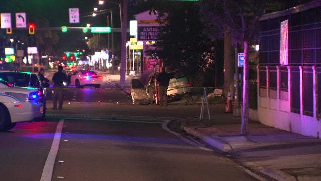 Police: 1 dead after car runs red light in South Tampa