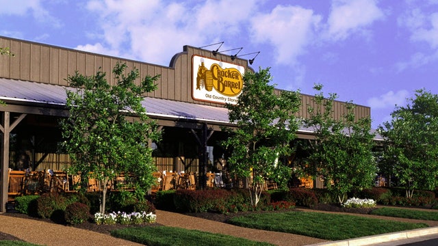 Report: Cracker Barrel to test selling alcohol at select Florida locations