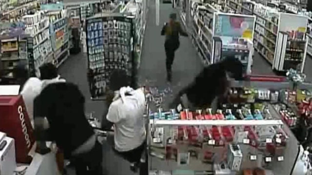 Video shows looters storm Tampa CVS; employees say they were left alone
