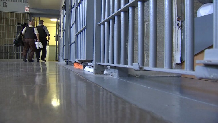 V-STATE PRISONS NO NEW INMATES_WTVT1533_146.mxf.00_00_20_40.Still001