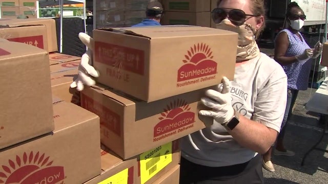 Manatee County food bank needs volunteers to help feed hundreds impacted by pandemic