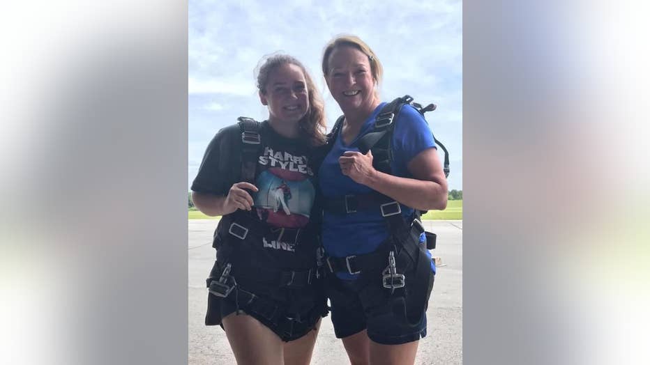 18-year-old, instructor killed during skydiving accident ...