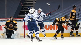 Lightning rout Bruins 7-1 in Game 3