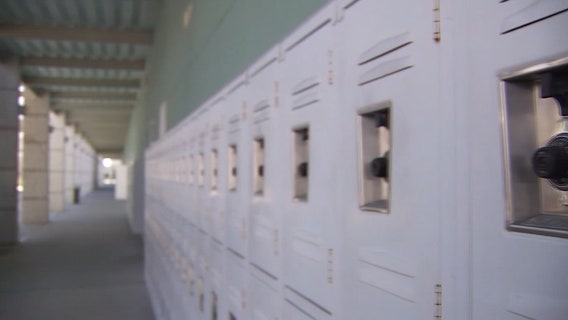 Hillsborough County calls last-minute meeting to reconsider reopening schools