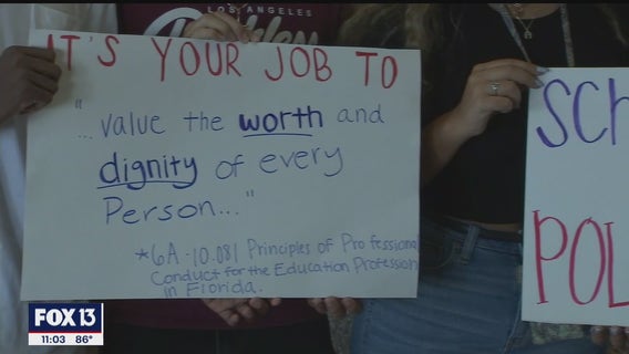 Students show support for teacher whose request to work from home was denied